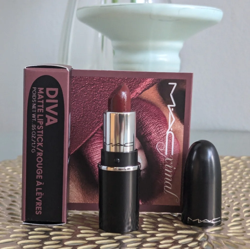 Mac mini lipstick diva 603